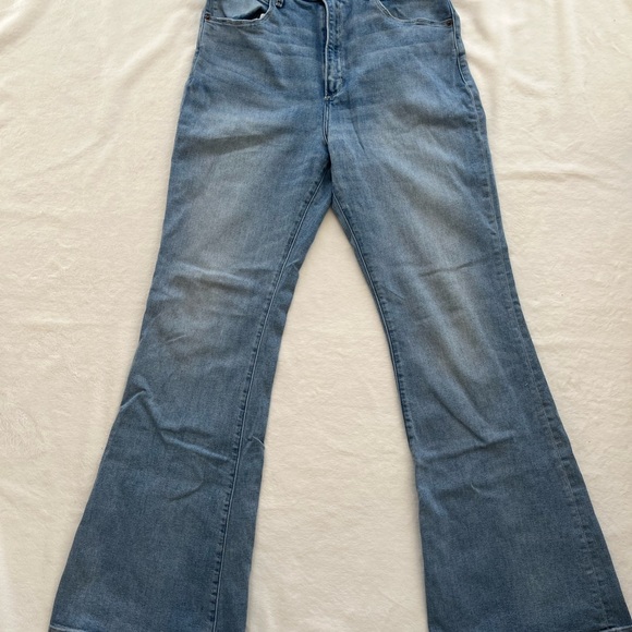 🌟ABERCROMBIE & FITCH “THE FLARE” ULTRA HIGH RISE JEANS🌟 - Picture 2 of 14
